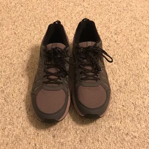 Women’s ASICS gel venture 7 size 10